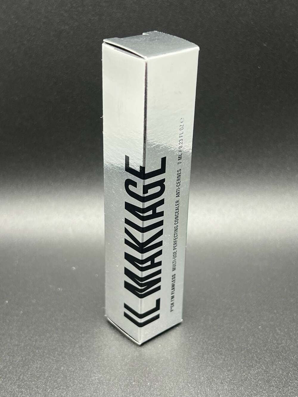 IL Makiage F*ck I'm Flawless Multi-Use Perfecting Concealer 7 ML / 0.23 FL OZ